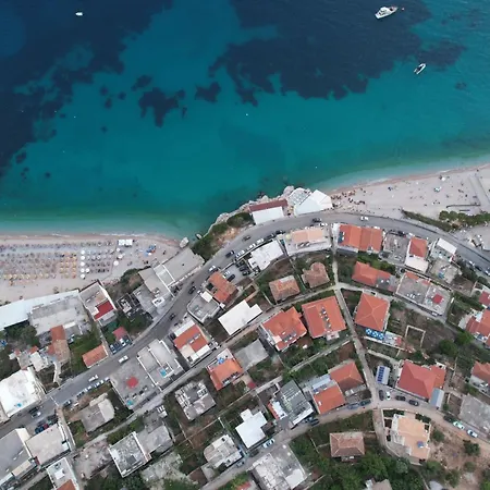 Dina House Gasthof Himarë
